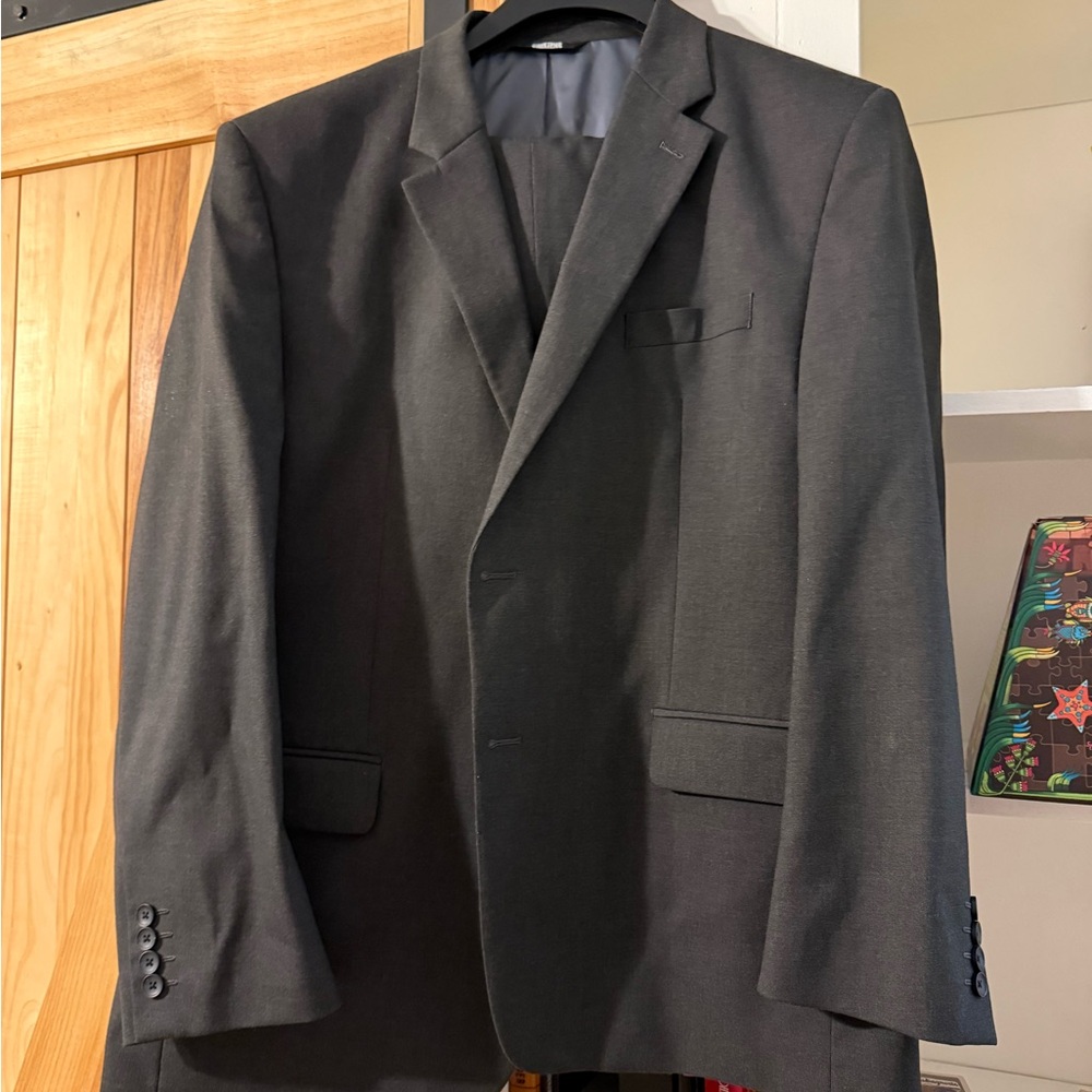 Haggar Charcoal Gray Men's Suit